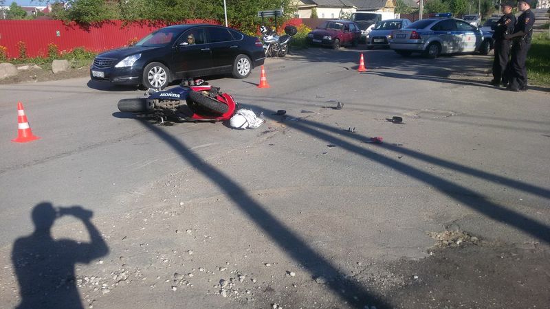 В больнице, не приходя в сознание, умер байкер, разбившийся в минувшую пятницу в Ивангороде (фото)